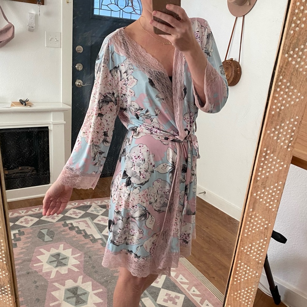 Peter Alexander Silky Floral Robe - Picture 12 of 16